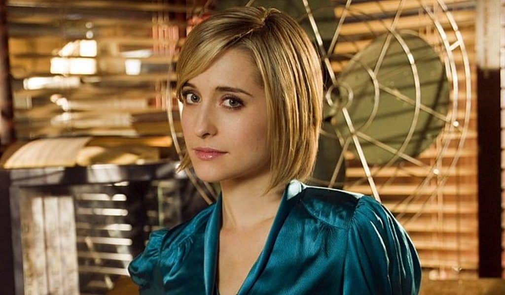 Smallville Actress Allison Mack Arrested For Alleged