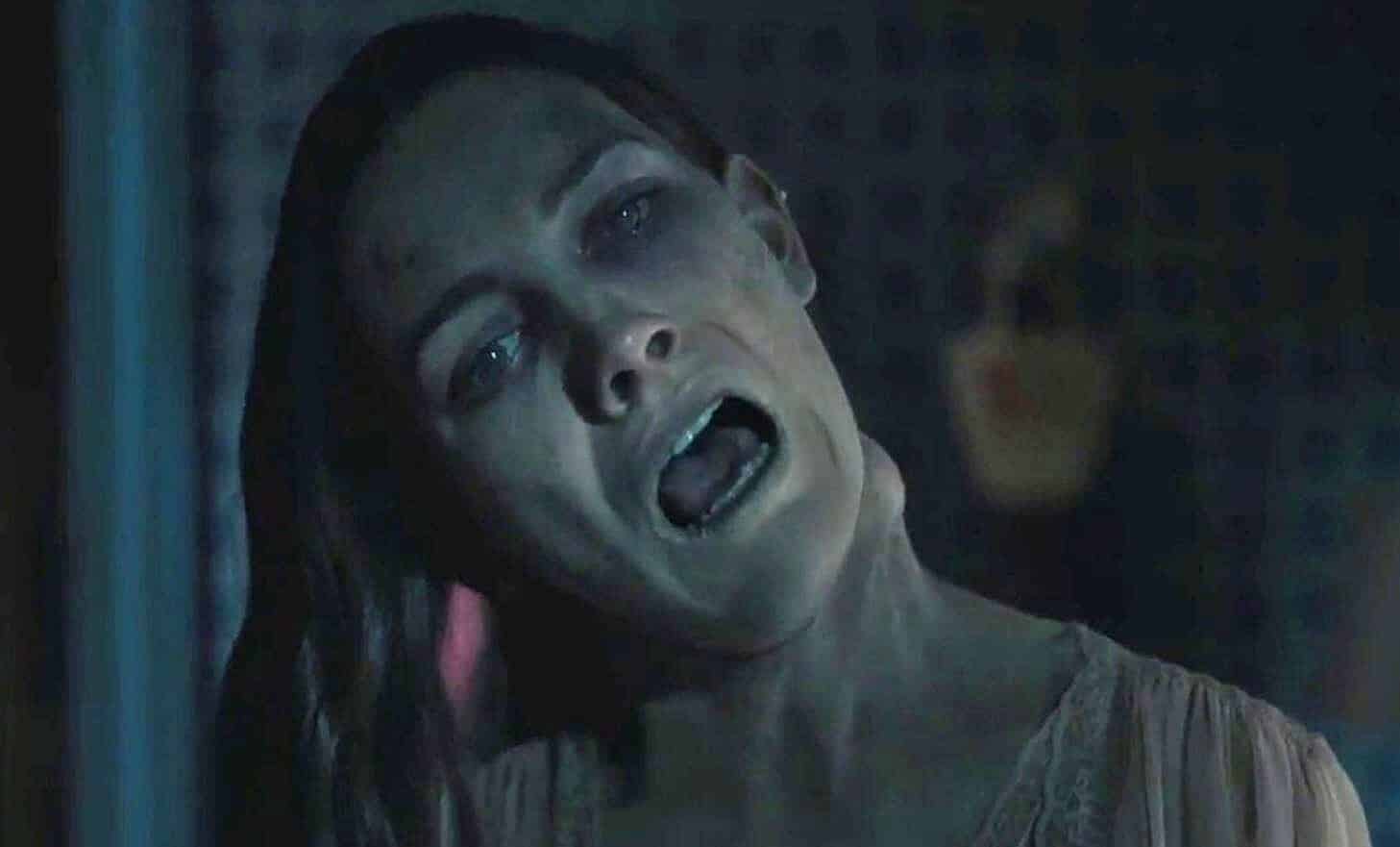 Haunting Of Hill House Creator Teases Season 2 Release Date 15-haunting-of-hill-house-ghosts-you-didn-t-even-see