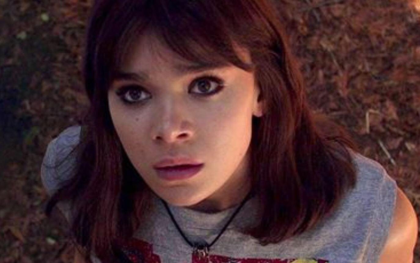 Hailee Steinfeld Offered The MCU Role Of Kate Bishop In 'Hawkeye' Series