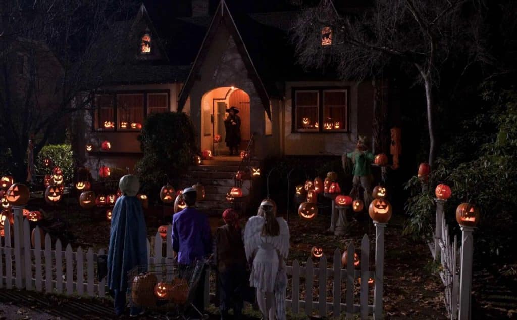 Los Angeles Bans Halloween Parties & Trick-Or-Treating Amid Coronavirus Pandemic halloween trick or treat