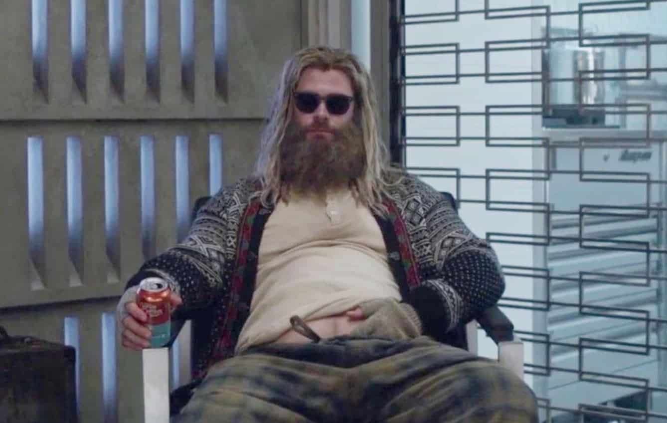 Chris Hemsworth e Chris Pratt aparecem em fotos do set de Thor
