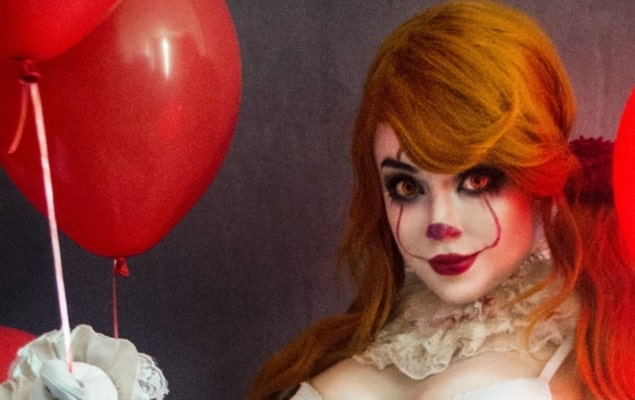 female pennywise cosplay