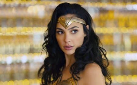 Gal Gadot Shows Off Wonder Woman Body In Bikini Photos gal gadot
